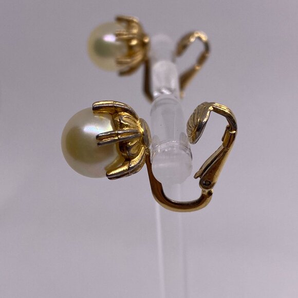 Ciner Clip On Earrings 10K Yellow Gold Pre Owned Faux Pearl Prong Set Signed - Picture 7 of 12